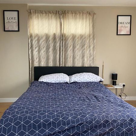 A Spacious Double Bed Studio Stoke-on-Trent 외부 사진