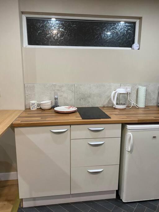 A Spacious Double Bed Studio Stoke-on-Trent 외부 사진